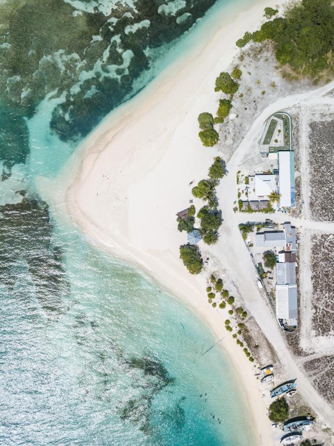 One The Island Hotel Naifaru Exterior foto