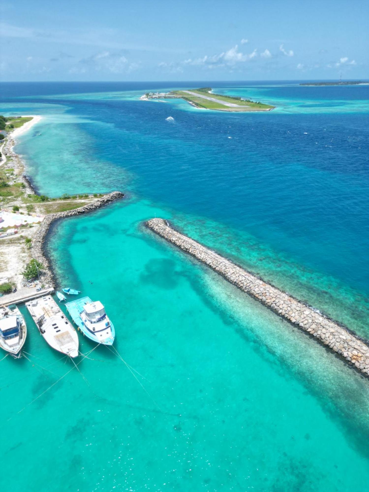 One The Island Hotel Naifaru Exterior foto