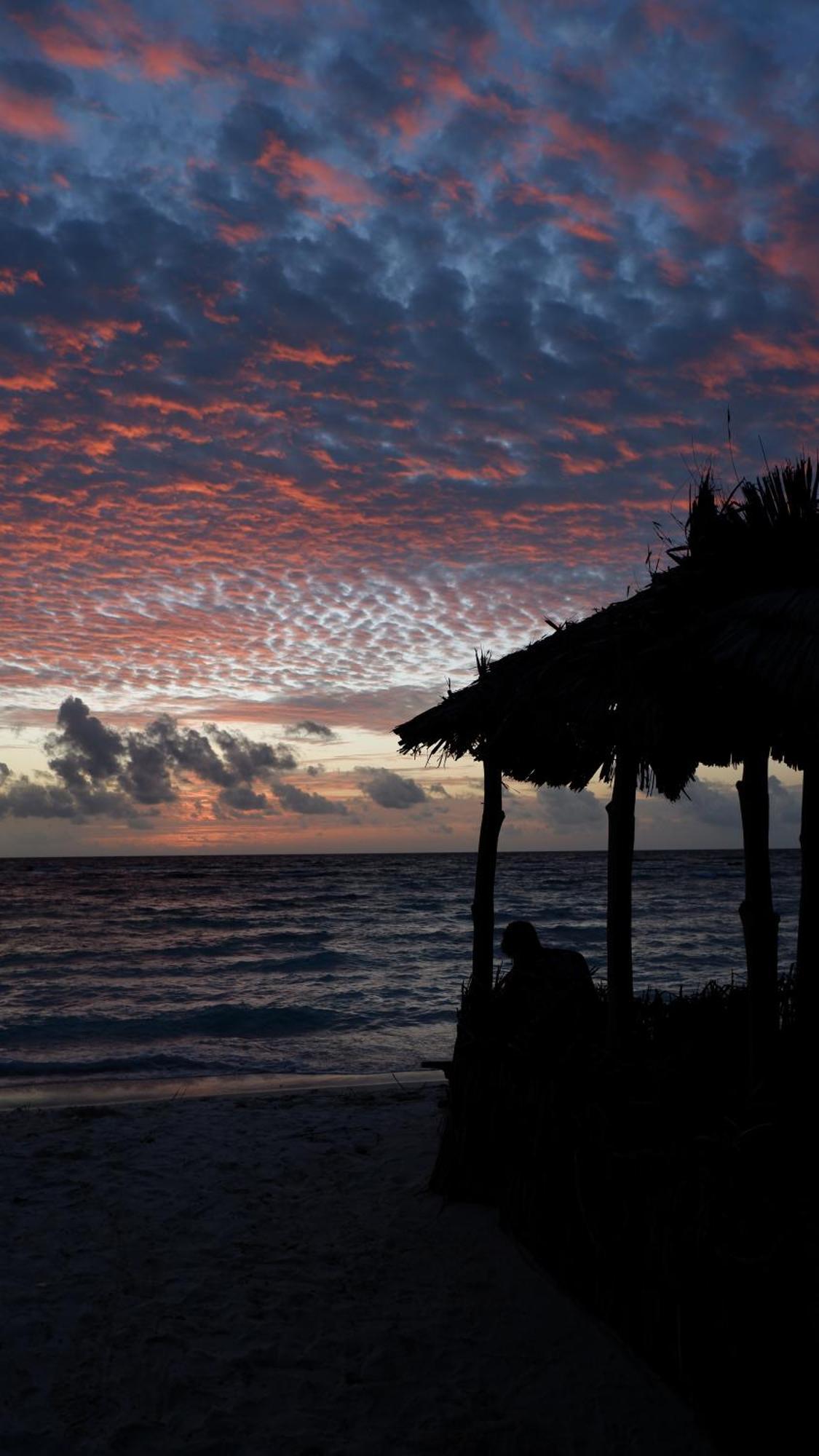 One The Island Hotel Naifaru Exterior foto