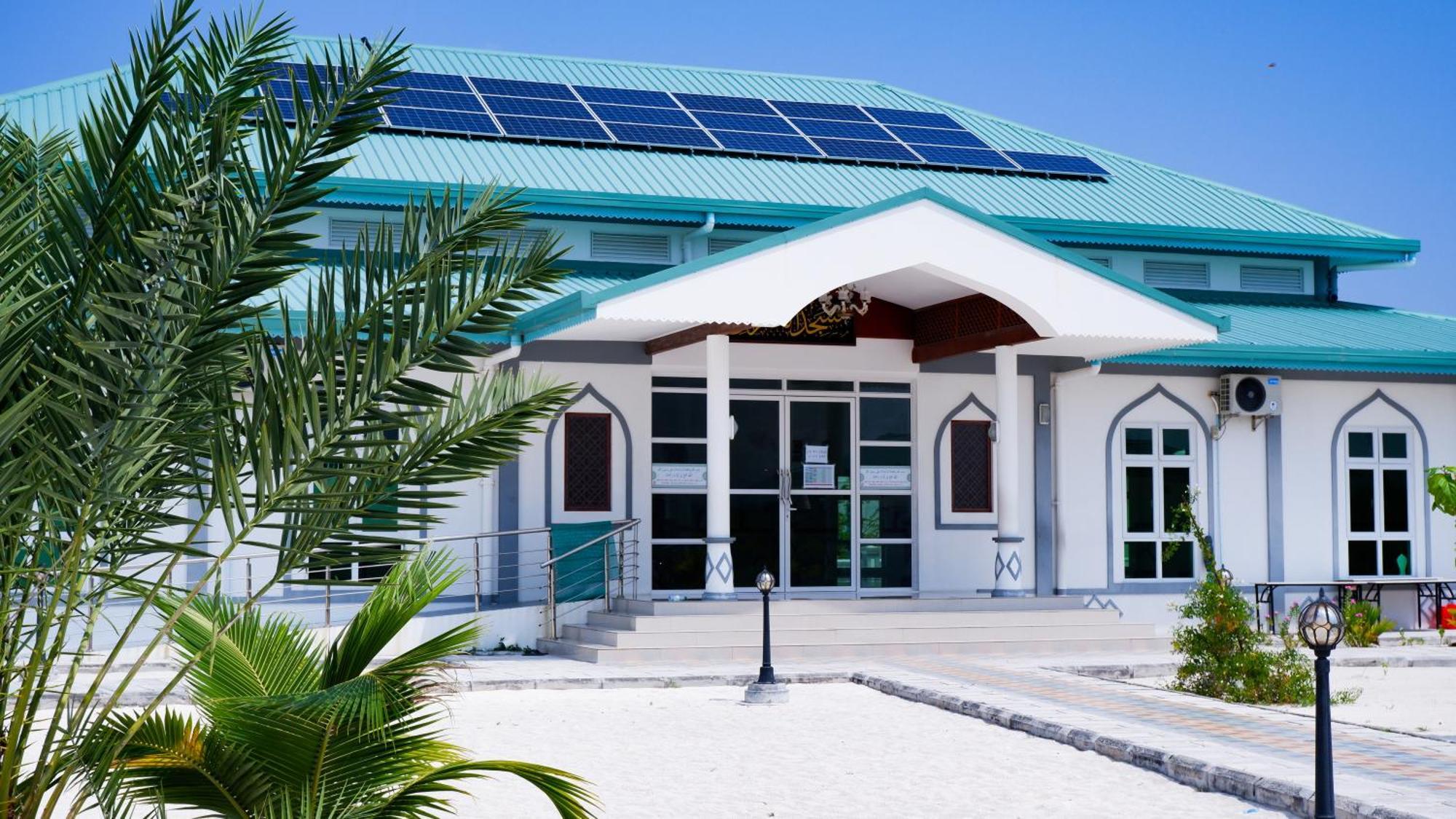 One The Island Hotel Naifaru Exterior foto