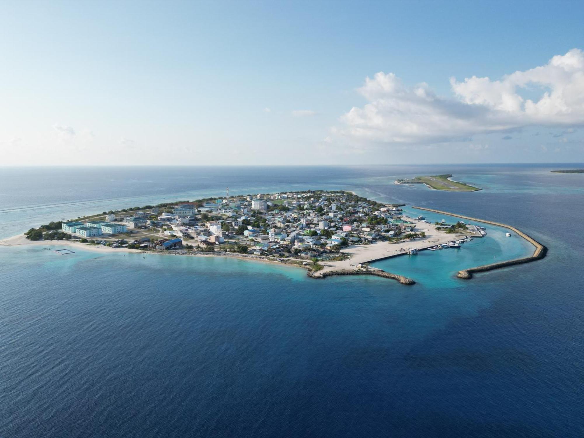 One The Island Hotel Naifaru Exterior foto